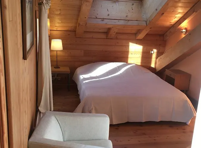 Arolles Апартаменти *